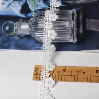 Белая цветочная водорастворимая Хлопчатобумажная кружевная ткань с вышивкой для одежды, лента с аппликацией 