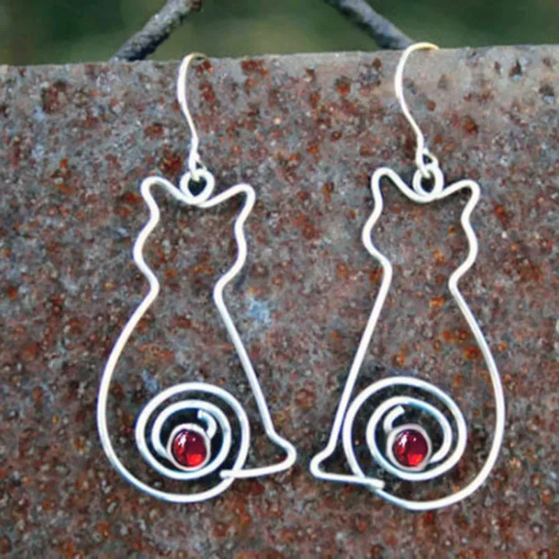 Изысканные круглые серьги с инкрустацией из красного камня для женщин, модные металлические серьги с полой спиралью серебристого цвета, ювелирные изделия